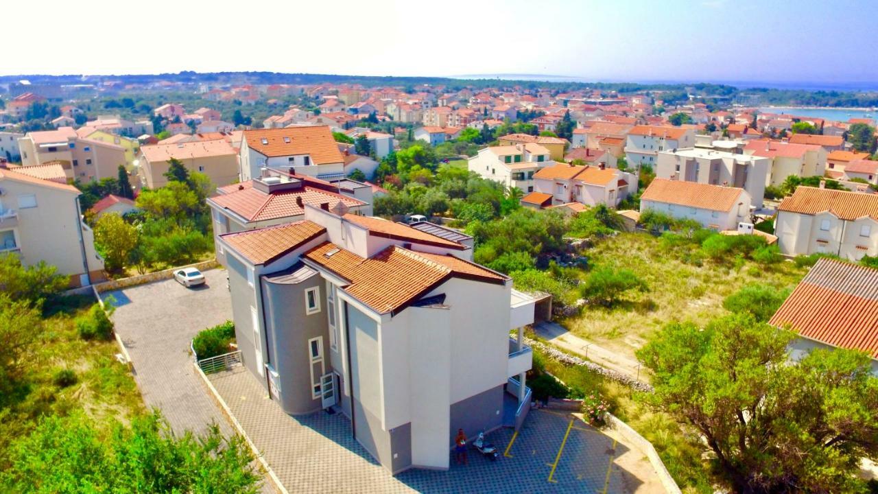 Sea La Vie! Apartment Novalja Bagian luar foto